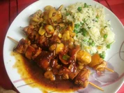 Fleischspieße  mit Kräuterchampignons  und Gemüsereis - Rezept