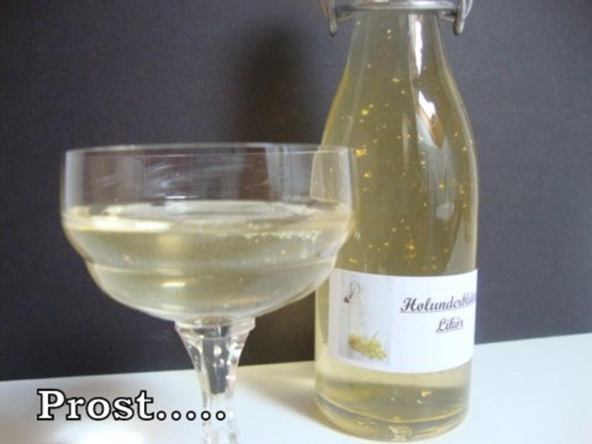 Holunderblüten Likör mit Goldflöckchen - Rezept - kochbar.de Holunderblüten Likör mit Goldflöckchen - Rezept - kochbar.de