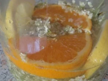 Holunderblüten Likör mit Goldflöckchen - Rezept - Bild Nr. 9