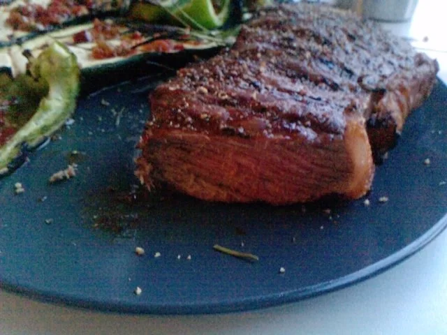 GEGRILLTE FLEISCHESLUST  --  ROASTBEEF MIT VERSCHÄRFTEM GEMÜSE - Rezept - Bild Nr. 4