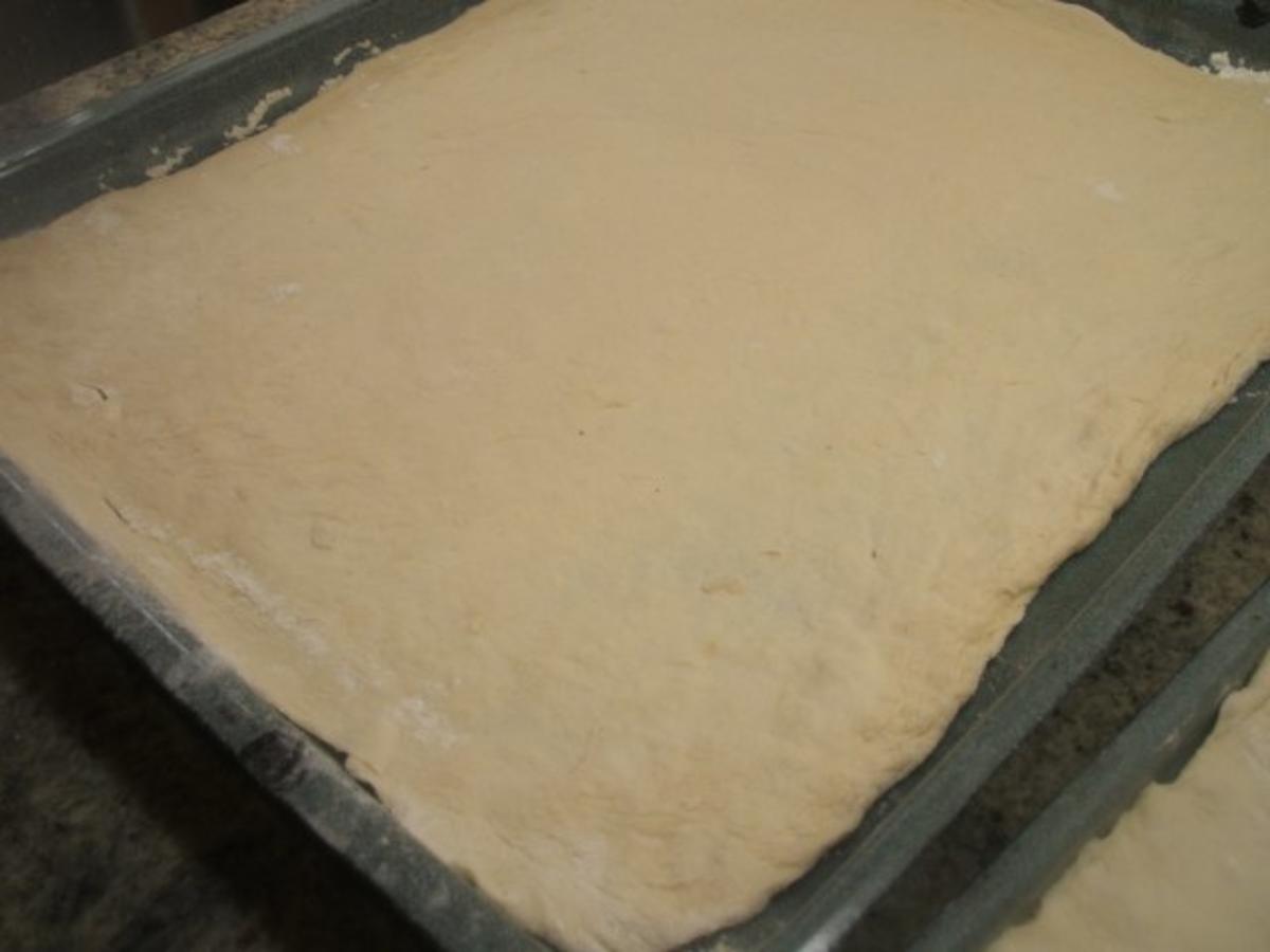 Pikantes Backen: Pizzateig, der 397ste von  Umberto Napolitano, dem Pizza-Akrobaten - Rezept - Bild Nr. 6