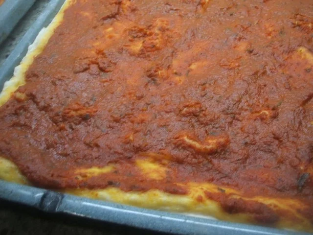 Pikantes Backen: Pizzateig, der 397ste von  Umberto Napolitano, dem Pizza-Akrobaten - Rezept - Bild Nr. 8