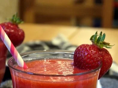 Rezept: Erdbeer-Melonen-Drink Bild Nr. 8 Erdbeer-Melonen-Drink - Rezept - Bild Nr. 8