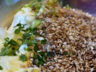 Sesamhuhn auf Gemüsebett - Rezept - Bild Nr. 3