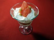 Grapefruits mit Joghurt und gerösteten Pinienkernen - Rezept