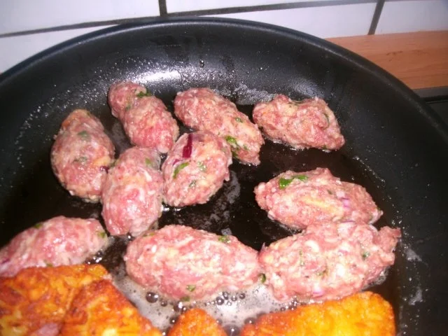 mediterane Hackröllchen mit hausgemachtem Tzaziki - Rezept - Bild Nr. 4