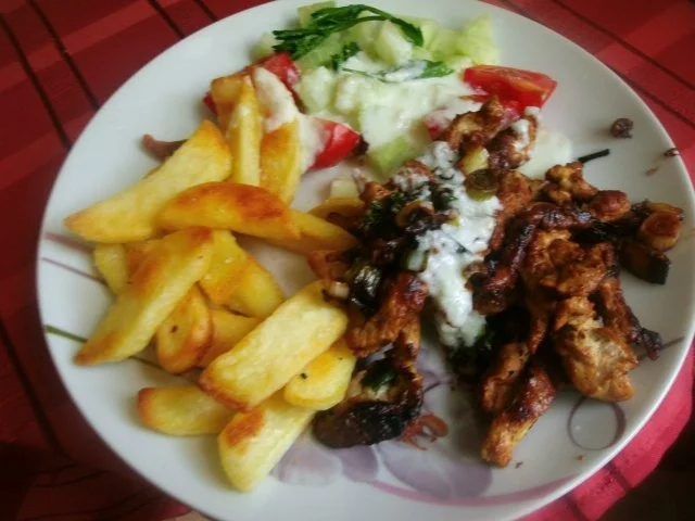 Gyros mit Tzaziki und Kartoffelspalten - Rezept - Bild Nr. 8