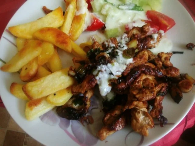 Gyros mit Tzaziki und Kartoffelspalten - Rezept - Bild Nr. 10