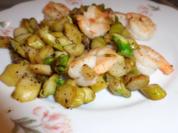 Pfannengericht: Gedünsteter Grüner Spargel mit Garnelen - Rezept