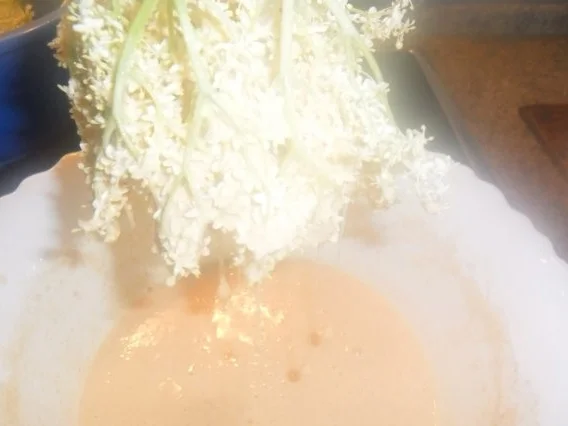 frittierte hollerblüten zum kaffee-wieder ne schöne kindheitserinnerung - Rezept - Bild Nr. 6