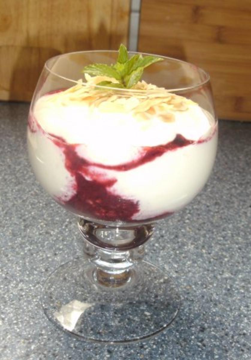 Bilder für Waldbeeren-Quark-Schichtdessert - Rezept