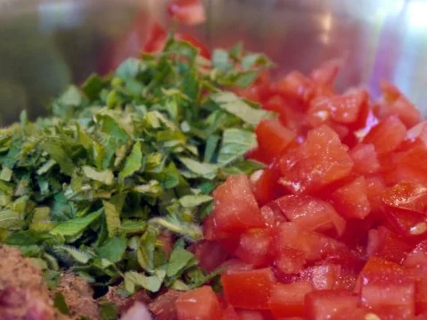 Rezept: Hackfleisch-Körbchen mit Knoblauch-Dip Bild Nr. 8 Hackfleisch-Körbchen mit Knoblauch-Dip - Rezept - Bild Nr. 8