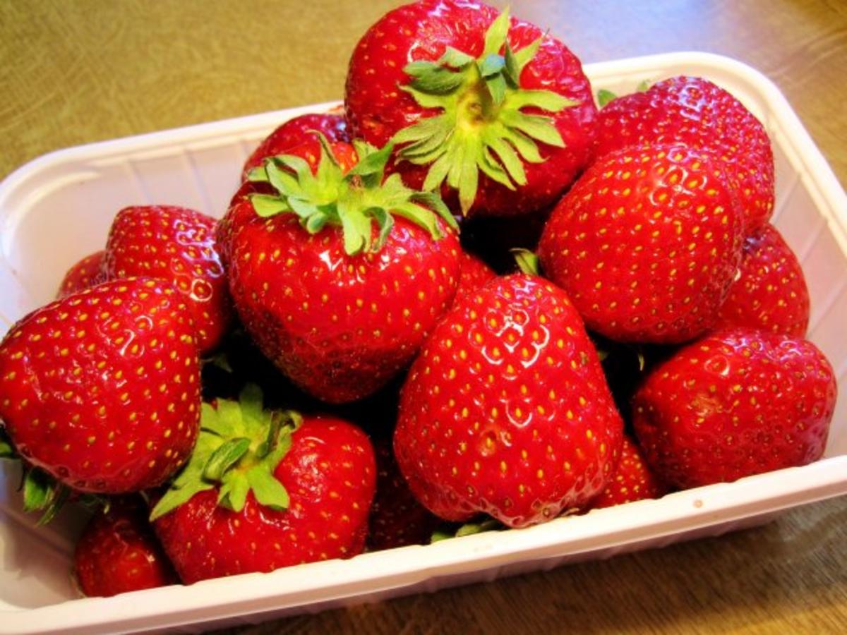Erdbeer-Torte "Klein und Fein" ... - Rezept - Bild Nr. 2
