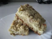 Rhabarber-Streuselkuchen mit Vanillepudding - Rezept