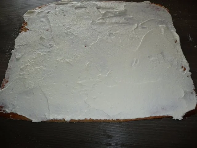 Rezept: Erdbeere - Biskuit - Rolle Bild Nr. 3 Erdbeere - Biskuit - Rolle - Rezept - Bild Nr. 3