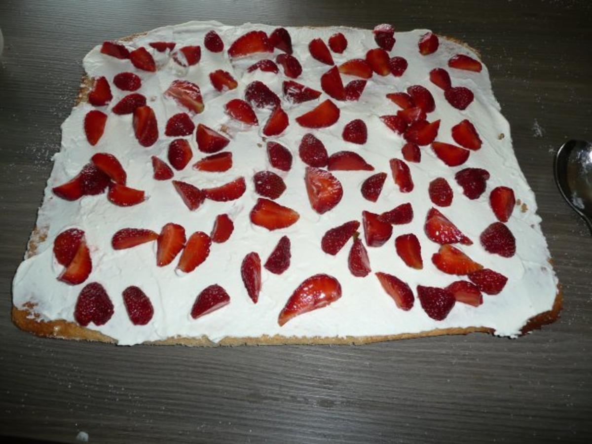 Erdbeere - Biskuit - Rolle - Rezept - Bild Nr. 4