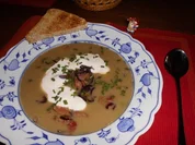 Maronensüppchen mit Apfeldip und Zwiebel-Schinken-Topping>> - Rezept