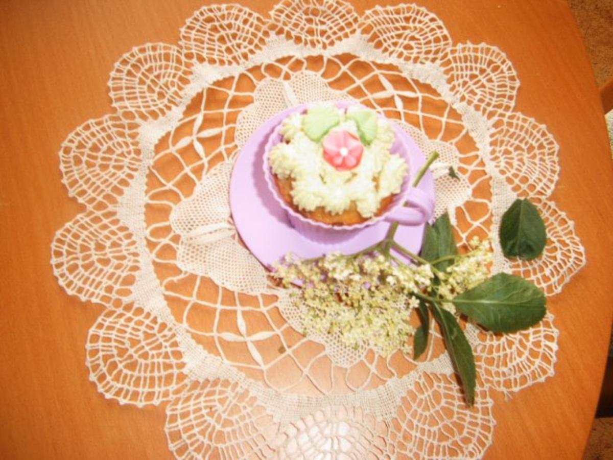 Holunderblütenssirup -Cup-Cakes - Rezept - Bild Nr. 2