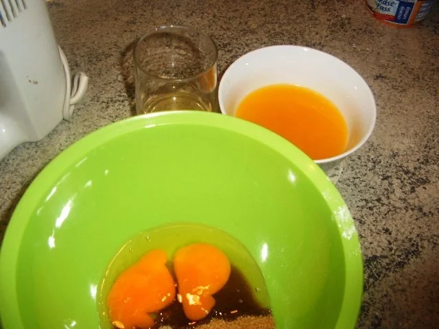 Rezept: Holunderblütenssirup -Cup-Cakes Bild Nr. 5 Holunderblütenssirup -Cup-Cakes - Rezept - Bild Nr. 5