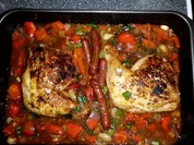 Hähnchenschenkel in einer scharfen Dilllrahmsauce, dazu Kartoffelpüree und Salat - Rezept