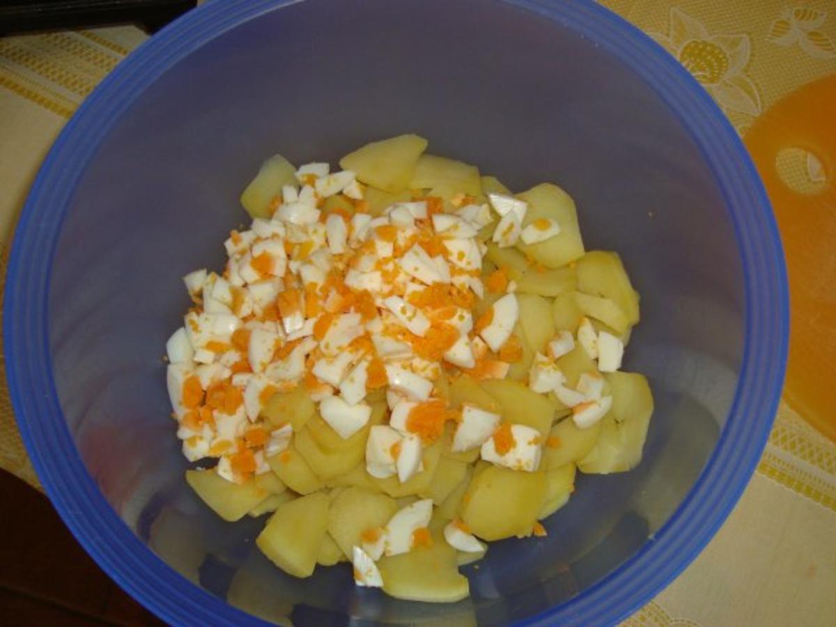 Kartoffelsalat mit frischen Kräutern - Rezept - Bild Nr. 3