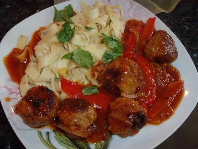 Rezept: Hackbällchen Zigeuner Art Bild Nr. 2 Hackbällchen Zigeuner Art - Rezept - Bild Nr. 2