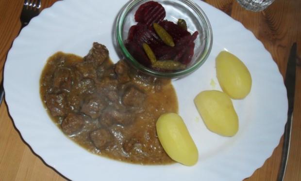 Pfefferpotthast - Deftiges Gericht mit Rindergulasch und Zwiebeln