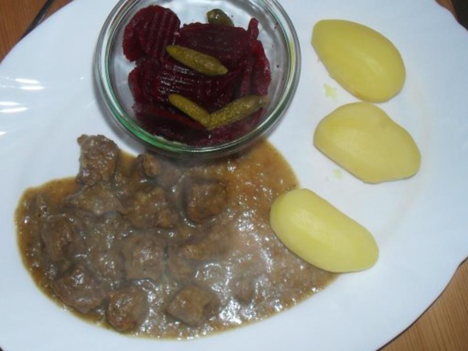 Pfefferpotthast mit Rindergulasch und Zwiebeln - Rezept mit Bild ...