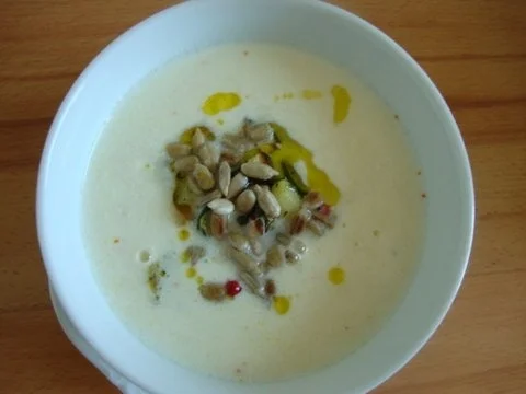 Rezept: Parmesansüppchen Bild Nr. 3 Parmesansüppchen - Rezept - Bild Nr. 3