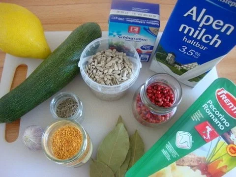 Rezept: Parmesansüppchen Bild Nr. 4 Parmesansüppchen - Rezept - Bild Nr. 4