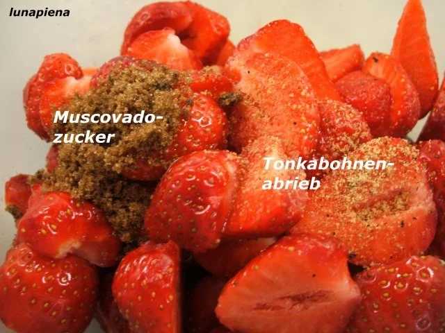 Rezept: Backen: Vanillebuchteln mit dicker Erdbeermilch Bild Nr. 6 Backen: Vanillebuchteln mit dicker Erdbeermilch - Rezept - Bild Nr. 6