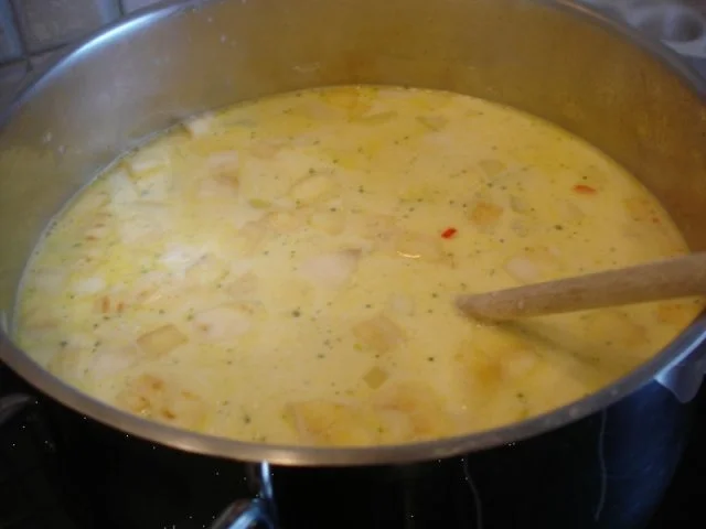 Kokossuppe mit Hähnchenbrustfilet und Möhrenblüten - Rezept - Bild Nr. 8