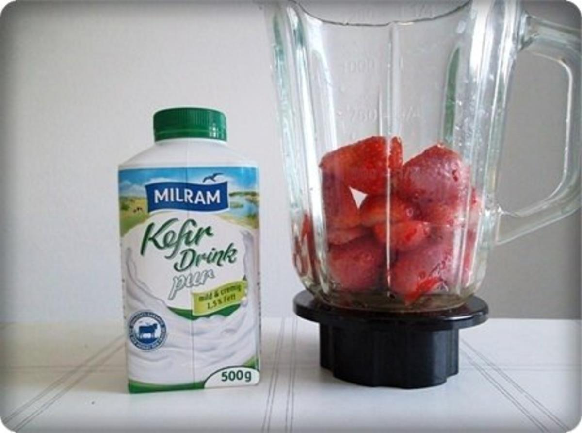 ❀ Erfrischender Milchshake mit frischen Erdbeeren ❀ - Rezept - Bild Nr. 3