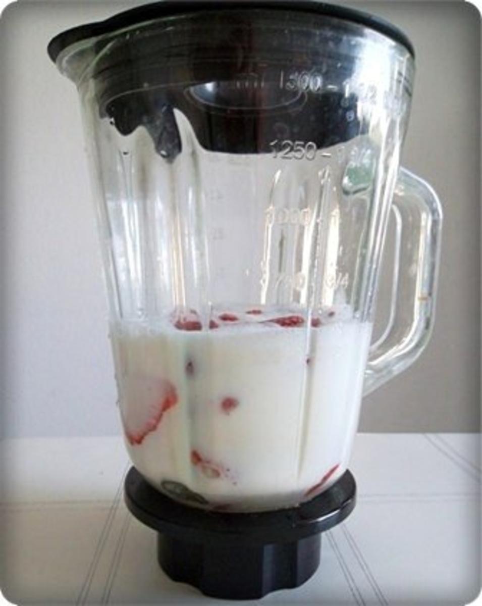 ❀ Erfrischender Milchshake mit frischen Erdbeeren ❀ - Rezept - Bild Nr. 5