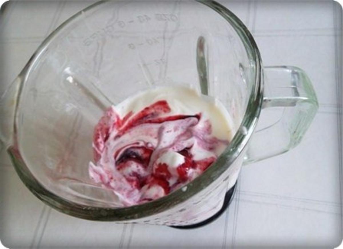 ❀ Erfrischender Milchshake mit frischen Erdbeeren ❀ - Rezept - Bild Nr. 6