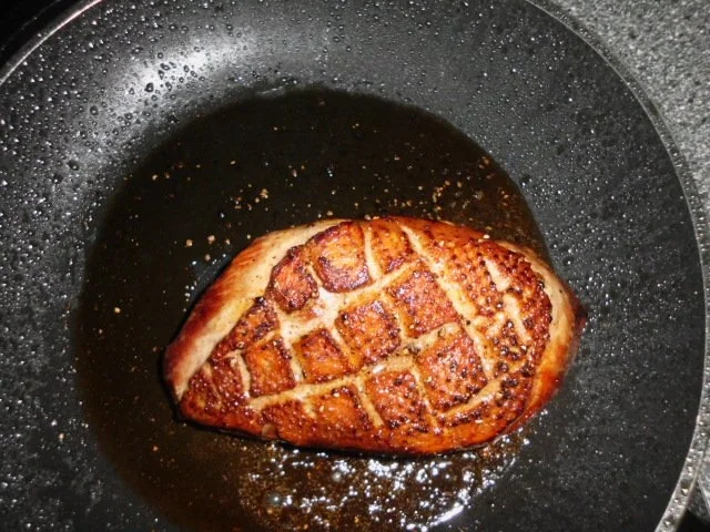 Entenbrustfilet mit grünen Bohnen und Rosmarinkartoffeln, dazu Dillrahmsauce - Rezept - Bild Nr. 5