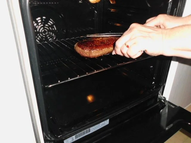 Entenbrustfilet mit grünen Bohnen und Rosmarinkartoffeln, dazu Dillrahmsauce - Rezept - Bild Nr. 7