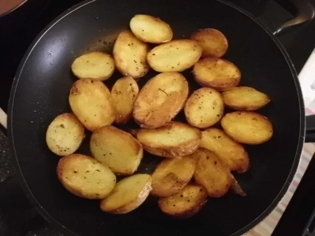 Entenbrustfilet mit grünen Bohnen und Rosmarinkartoffeln, dazu Dillrahmsauce - Rezept - Bild Nr. 8