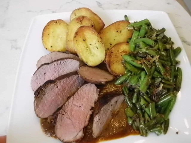 Entenbrustfilet mit grünen Bohnen und Rosmarinkartoffeln, dazu Dillrahmsauce - Rezept - Bild Nr. 13