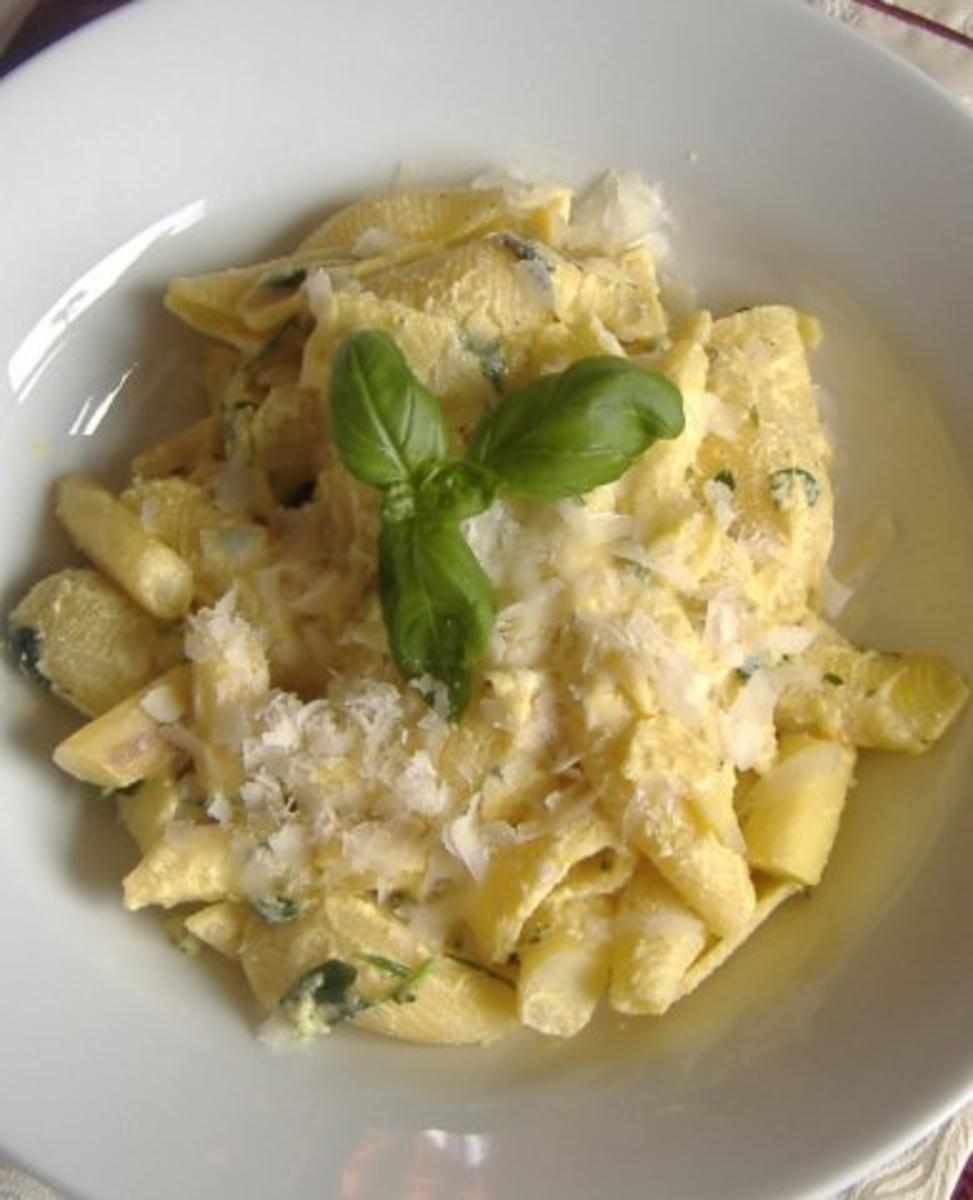 Conchiglioni mit Spargel,Safran und Ricotta - Rezept