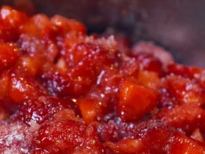 Rezept: Erdbeer-Minz-Marmelade Bild Nr. 5 Erdbeer-Minz-Marmelade - Rezept - Bild Nr. 5