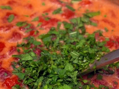 Rezept: Erdbeer-Minz-Marmelade Bild Nr. 8 Erdbeer-Minz-Marmelade - Rezept - Bild Nr. 8