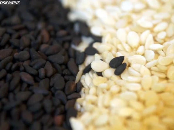 Lachsfilet, Wasabi-Meerrettich-Sauce, Ofentomaten und roter Reis - Rezept - Bild Nr. 2