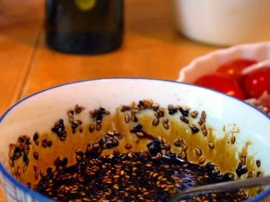 Lachsfilet, Wasabi-Meerrettich-Sauce, Ofentomaten und roter Reis - Rezept - Bild Nr. 6