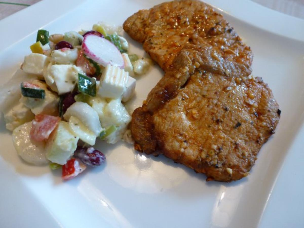 Marinierte Grill-Steaks mit Bauernsalat - Rezept