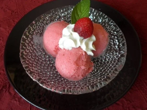 Erdbeer - Joghurt - Eis ... - Rezept - Bild Nr. 8