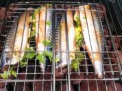 Makrele auf Lava Steine gegrillt - Rezept