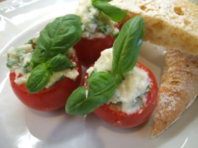 Rezept: Gemüse: Tomaten, gefüllt mit Mozzarella-Creme Gemüse: Tomaten, gefüllt mit Mozzarella-Creme - Rezept