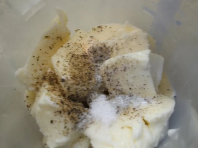 Rezept: Gemüse: Tomaten, gefüllt mit Mozzarella-Creme Bild Nr. 5 Gemüse: Tomaten, gefüllt mit Mozzarella-Creme - Rezept - Bild Nr. 5