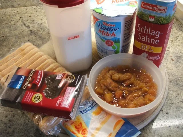 Rezept: Dessert: Rhabarber-Buttermilch-Dessert Bild Nr. 2 Dessert: Rhabarber-Buttermilch-Dessert - Rezept - Bild Nr. 2